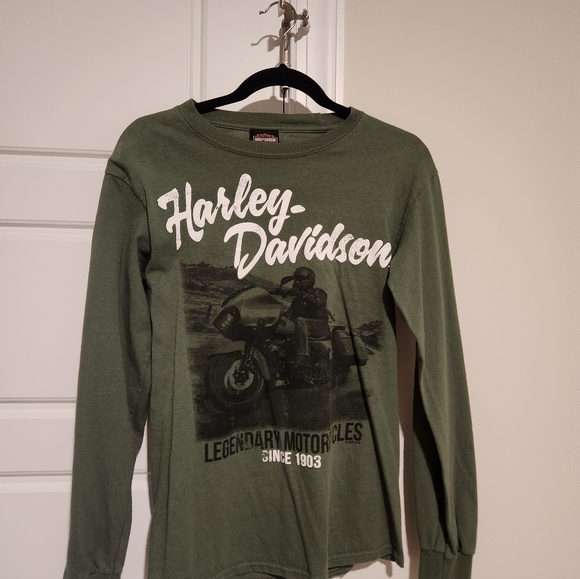 Harley-Davidson Tops - Harley-Davidson Olive Long Sleeve with Beach Graphic
